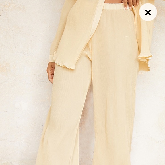 Pretty Little Thing Cream Plisse Button Front Oversized Shirt & Pants Set Xsmall - Picture 4 of 9